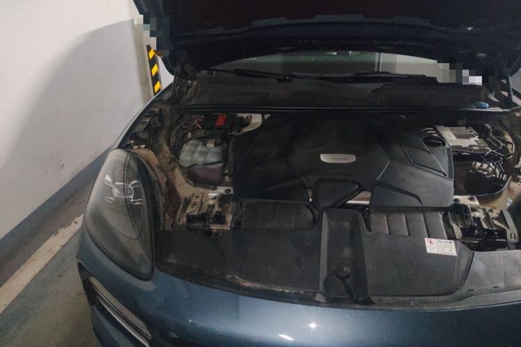 Used Porsche Cayenne 2018 Cayenne 3.0T Engine Bay Right