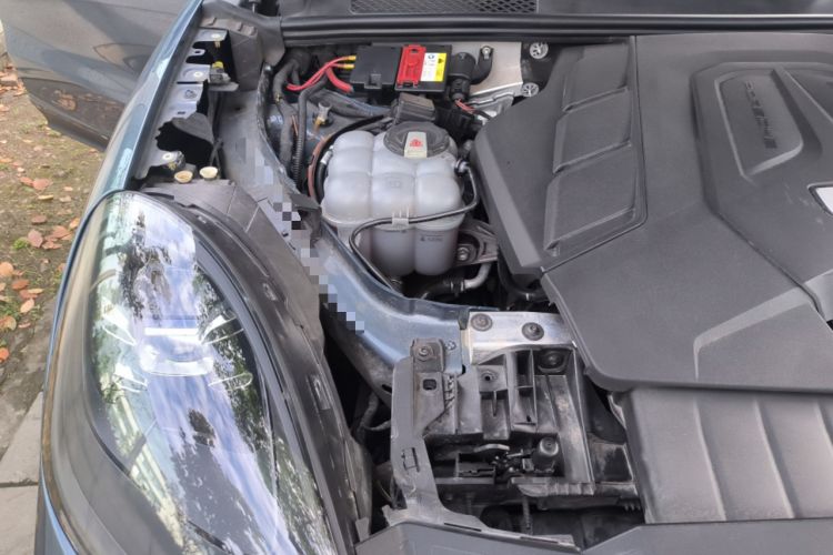 Used Porsche Cayenne 2018 Cayenne 3.0T Engine Bay Right