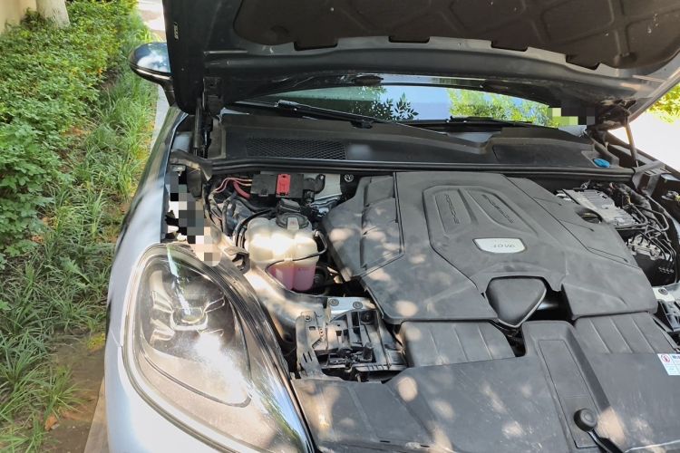Used Porsche Cayenne 2018 Cayenne 3.0T Engine Bay Right