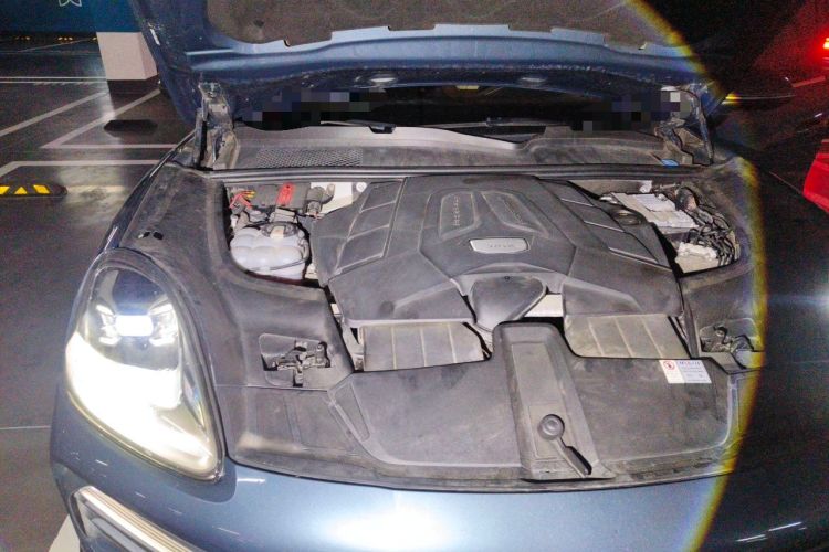 Used Porsche Cayenne 2018 Cayenne 3.0T Engine Bay Right
