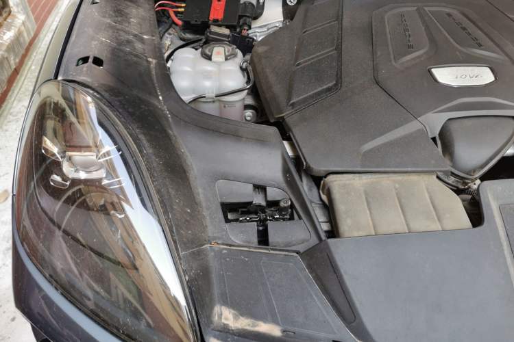 Used Porsche Cayenne  Engine Bay Right