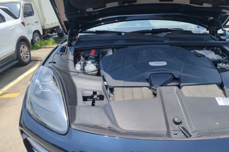 Used Porsche Cayenne 2018 Cayenne 3.0T Engine Bay Right