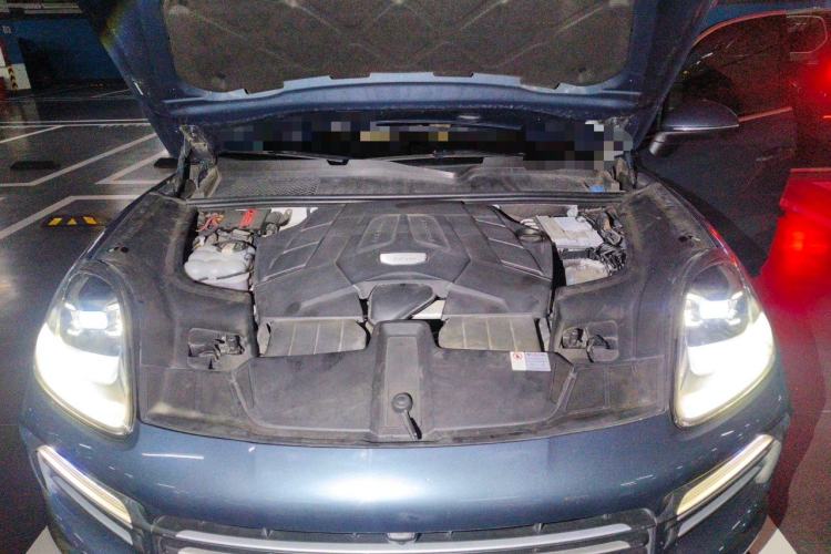 Used Porsche Cayenne 2018 Cayenne 3.0T Engine Bay