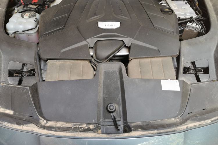 Used Porsche Cayenne  Engine Bay