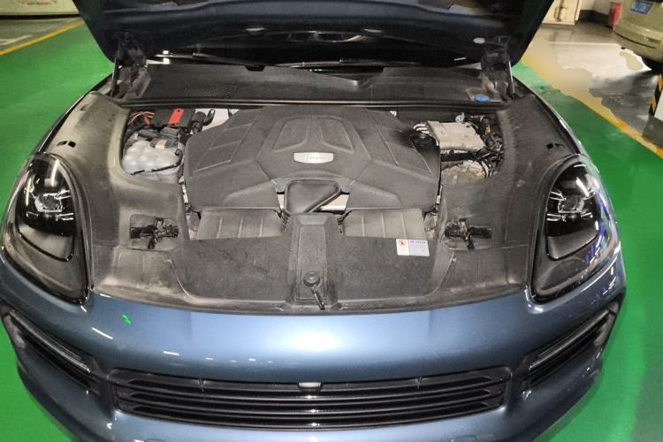 Used Porsche Cayenne 2018 Cayenne 3.0T Engine Bay