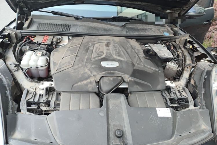 Used Porsche Cayenne 2018 Cayenne 3.0T Engine Bay