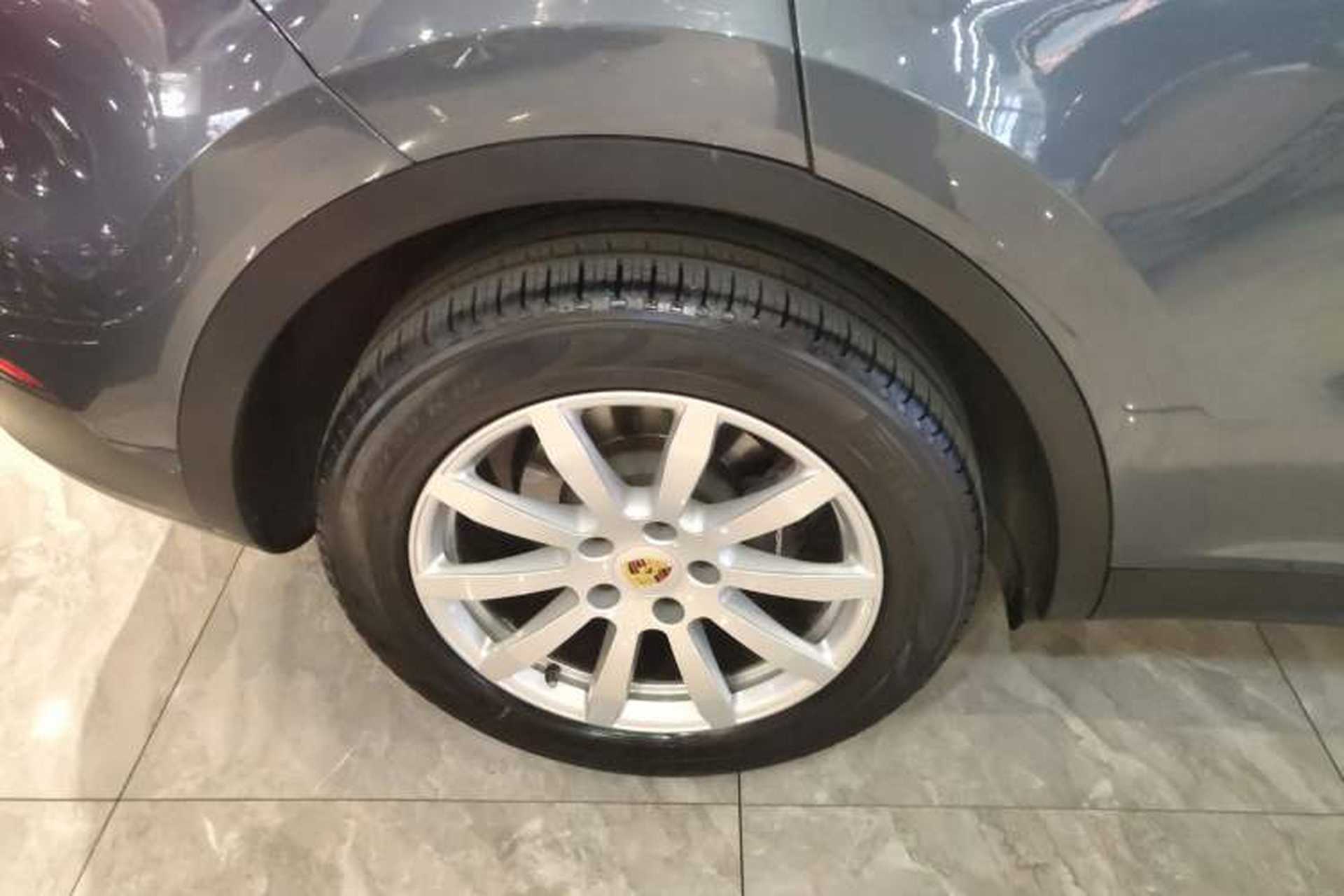 Used Porsche Cayenne 2018 Cayenne 3.0T Exterior 8
