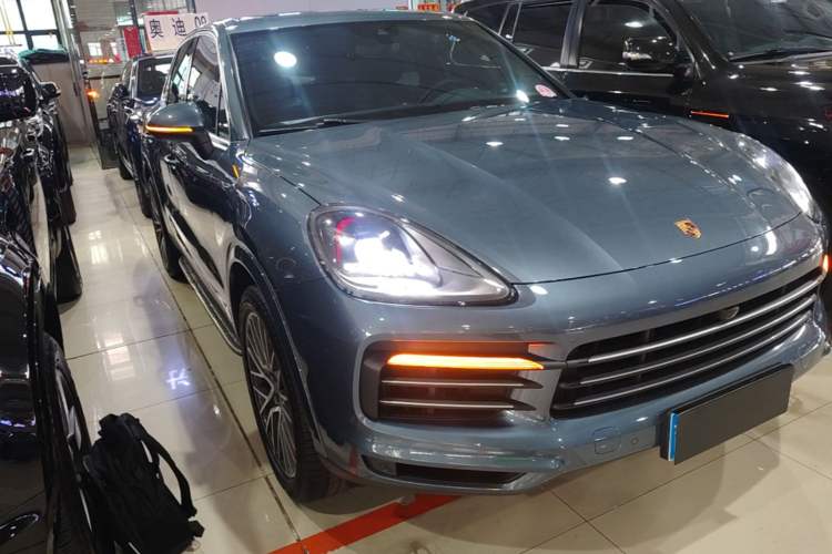 Used Porsche Cayenne 2018 Cayenne 3.0T Front Right 45 Deg