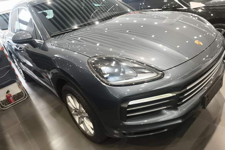 Used Porsche Cayenne 2018 Cayenne 3.0T Front Right 45 Deg