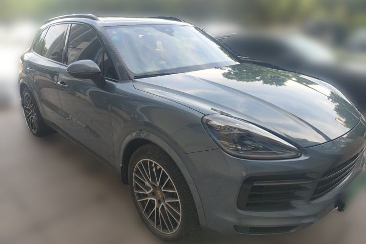 Used Porsche Cayenne 2018 Cayenne S 2.9T Front Right 45 Deg