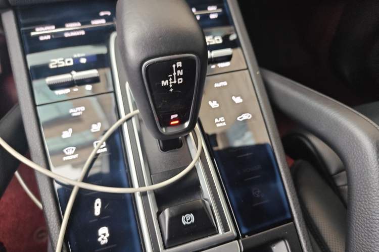 Used Porsche Cayenne 2018 Cayenne S 2.9T Gear Lever
