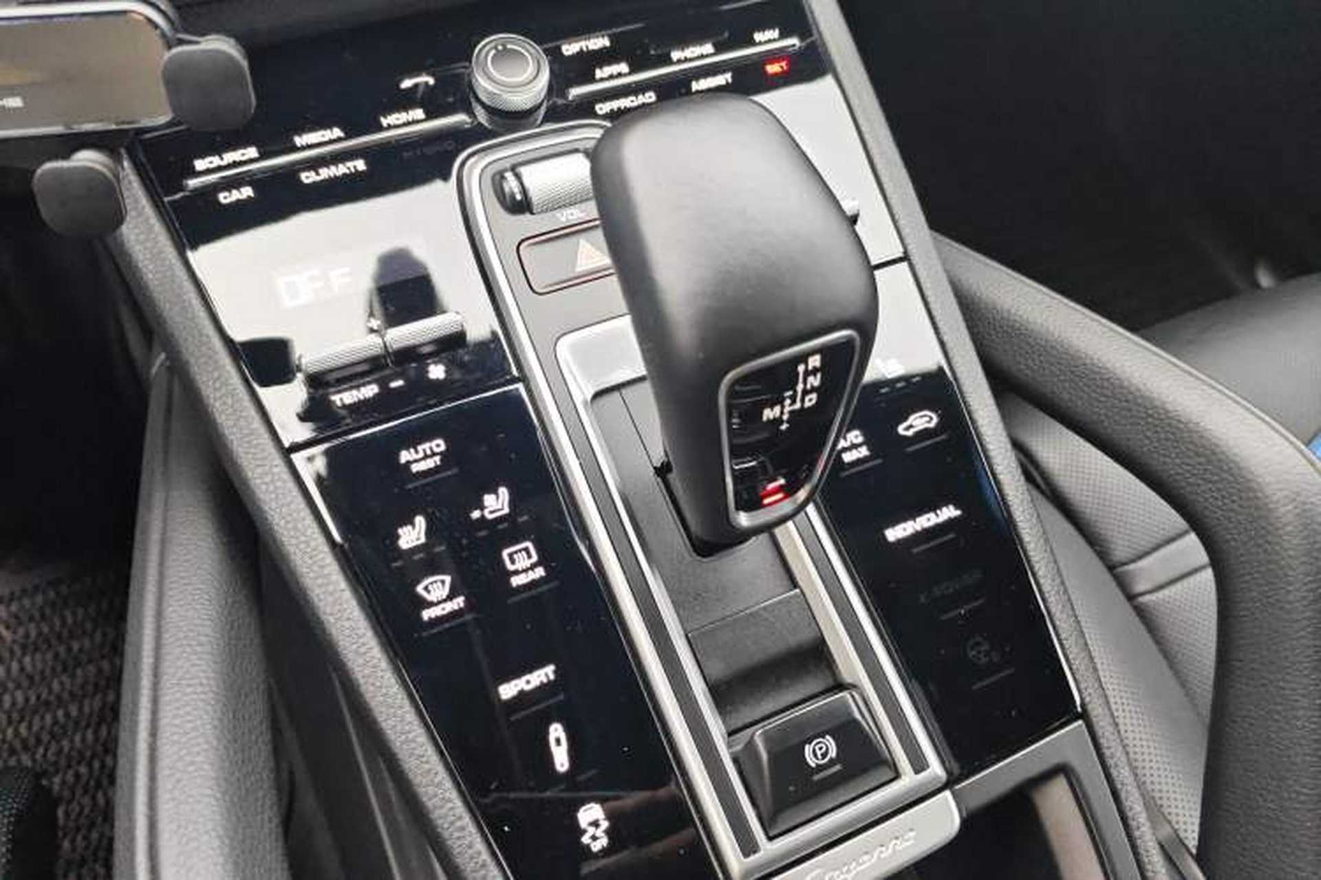 Used Porsche Cayenne 2018 Cayenne 3.0T Gear Lever