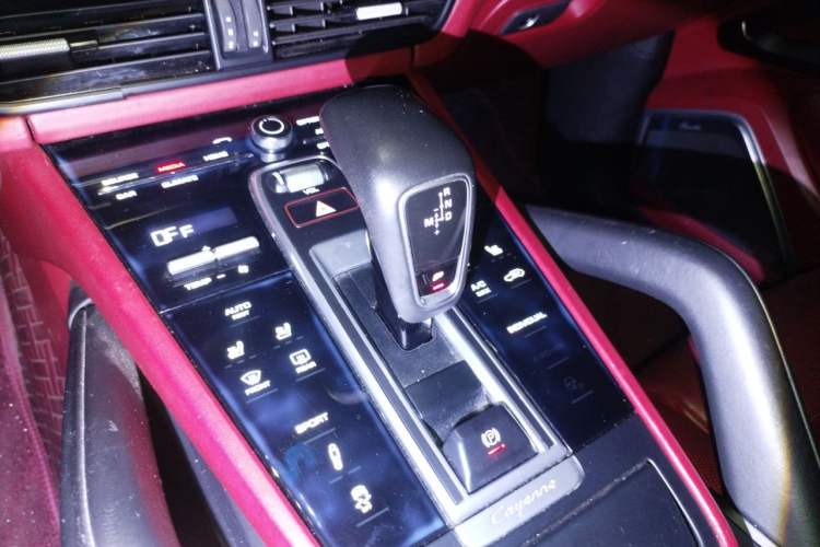 Used Porsche Cayenne 2018 Cayenne 3.0T Gear Lever