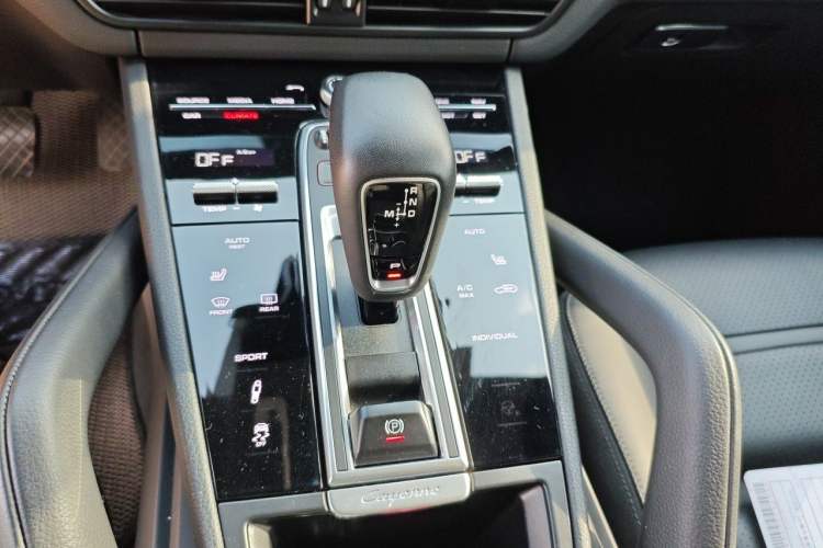 Used Porsche Cayenne 2018 Cayenne 3.0T Gear Lever