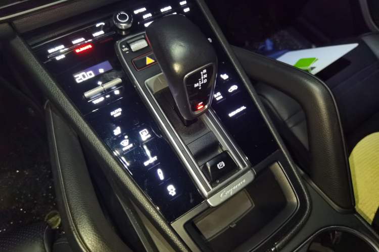 Used Porsche Cayenne 2018 Cayenne 3.0T Gear Lever