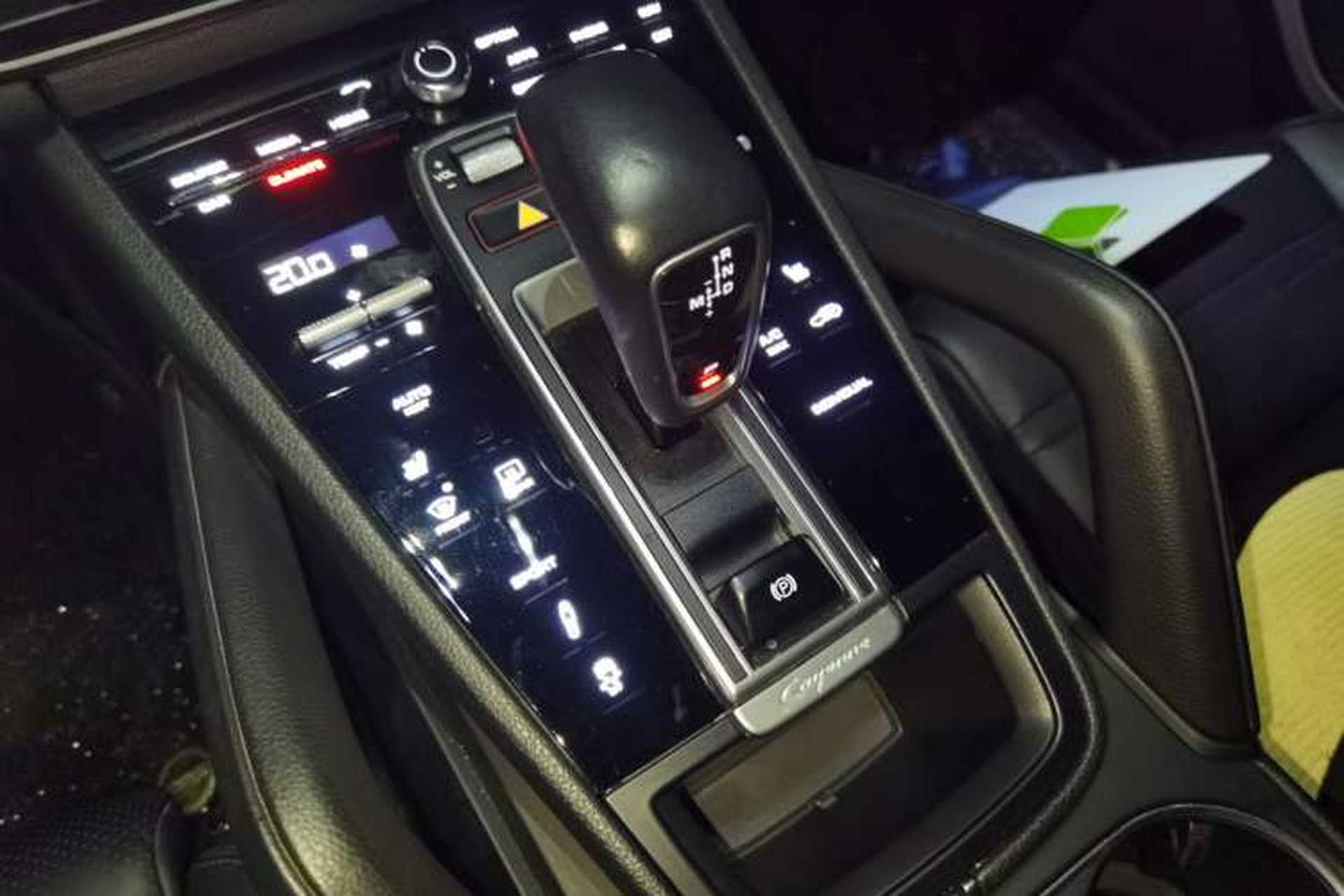 Used Porsche Cayenne 2018 Cayenne 3.0T Gear Lever