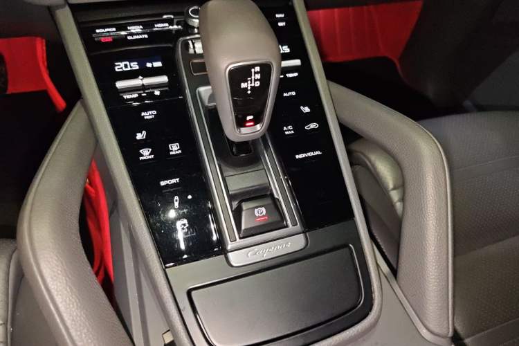 Used Porsche Cayenne 2018 Cayenne 3.0T Gear Lever