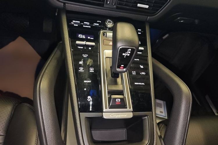 Used Porsche Cayenne 2018 3.0T Gear Lever