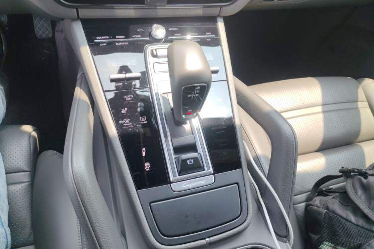 Used Porsche Cayenne 2018 Cayenne 3.0T Gear Lever