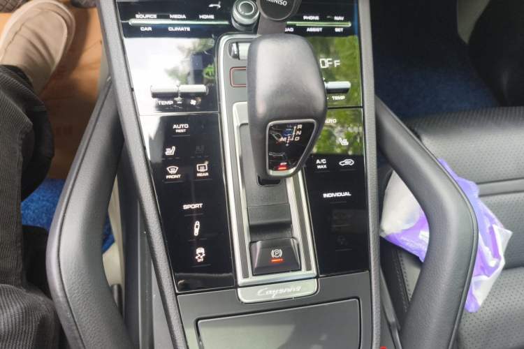 Used Porsche Cayenne 2018 Cayenne 3.0T Gear Lever