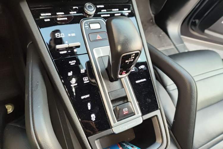 Used Porsche Cayenne 2018 Cayenne 3.0T Gear Lever