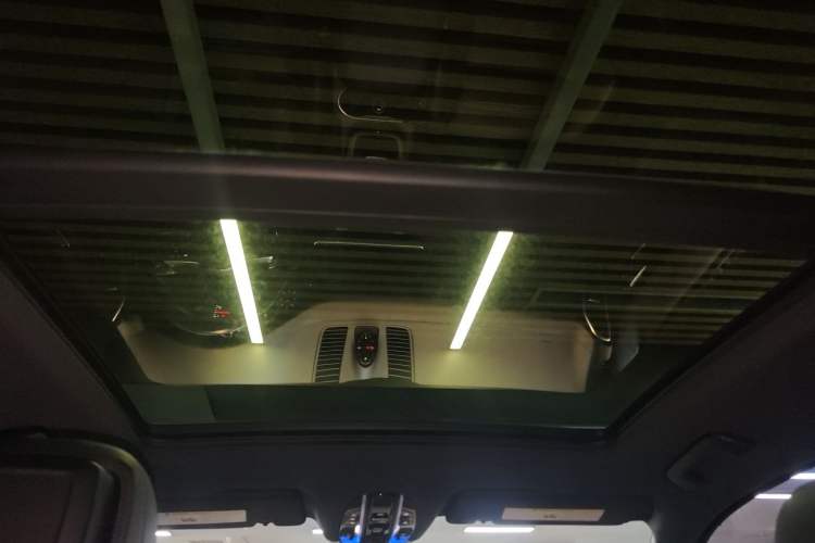 Used Porsche Cayenne 2018 3.0T Headliner