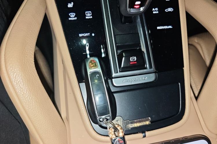 Used Porsche Cayenne 2018 Cayenne 3.0T Interior 1
