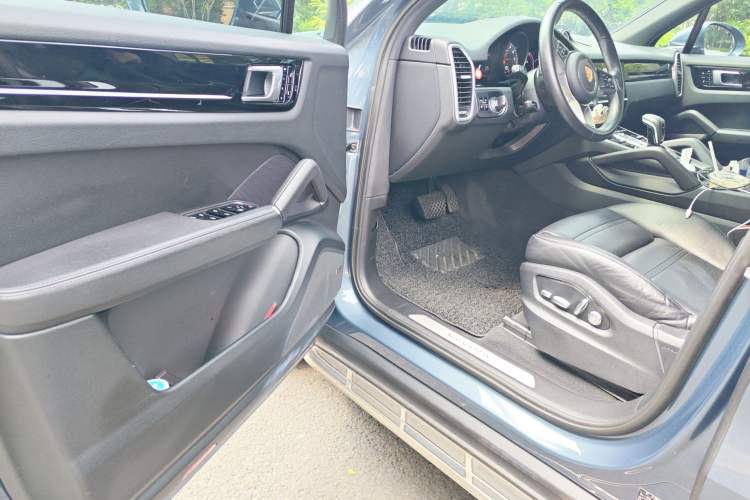 Used Porsche Cayenne 2018 Cayenne 3.0T Interior 3