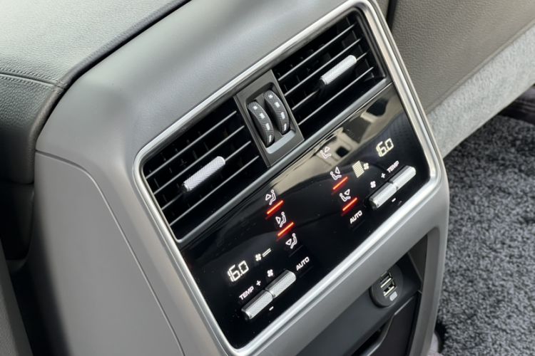 Used Porsche Cayenne 2018 Cayenne 3.0T Interior 3
