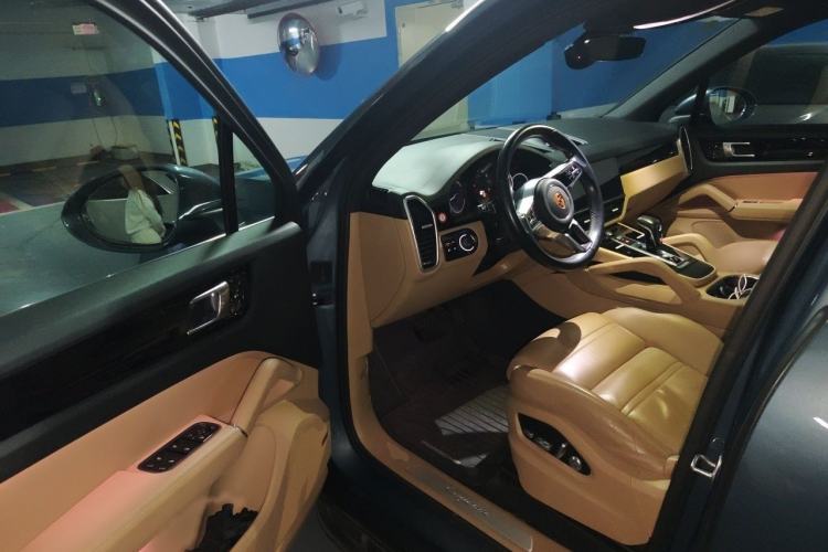 Used Porsche Cayenne 2018 Cayenne 3.0T Interior 3