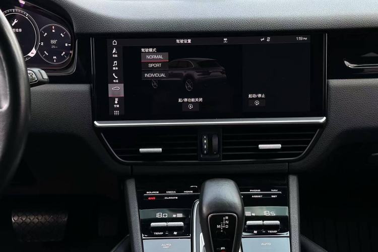 Used Porsche Cayenne 2018 3.0T Interior 5