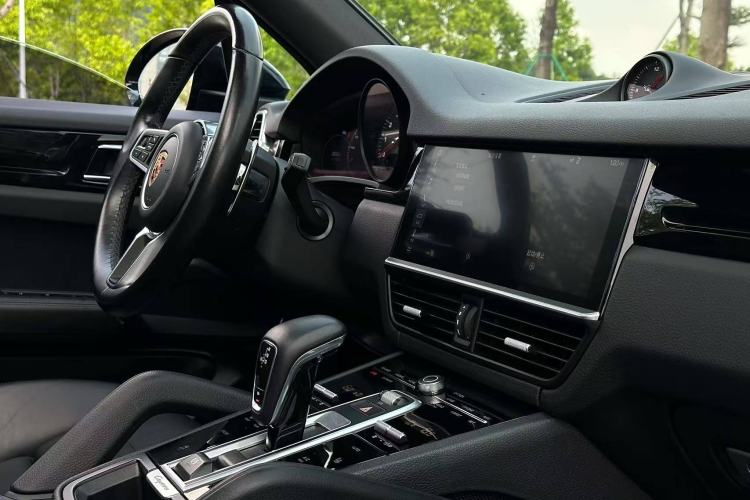 Used Porsche Cayenne 2018 3.0T Interior 7