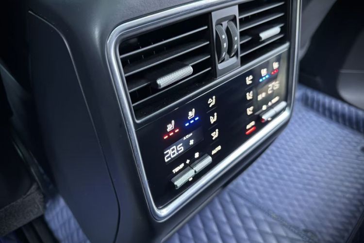 Used Porsche Cayenne 2018 Cayenne 3.0T Interior 8