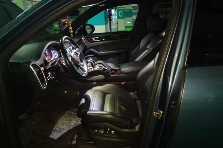 Used Porsche Cayenne 2018 Cayenne 3.0T Left Front Seat