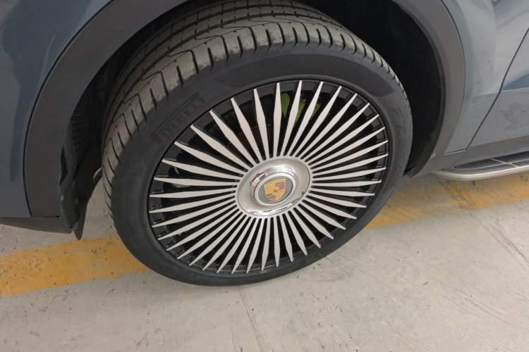 Used Porsche Cayenne 2018 Cayenne 3.0T Left Front Wheel Hub