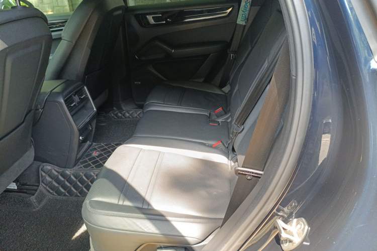 Used Porsche Cayenne 2018 Cayenne 3.0T Left Rear Seat