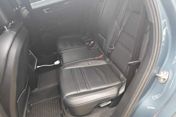 Used Porsche Cayenne 2018 Cayenne 3.0T Left Rear Seat