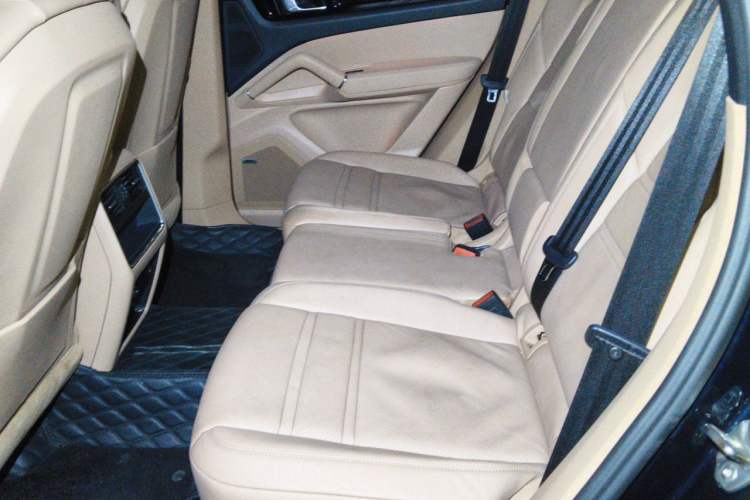 Used Porsche Cayenne 2018 Cayenne 3.0T Left Rear Seat