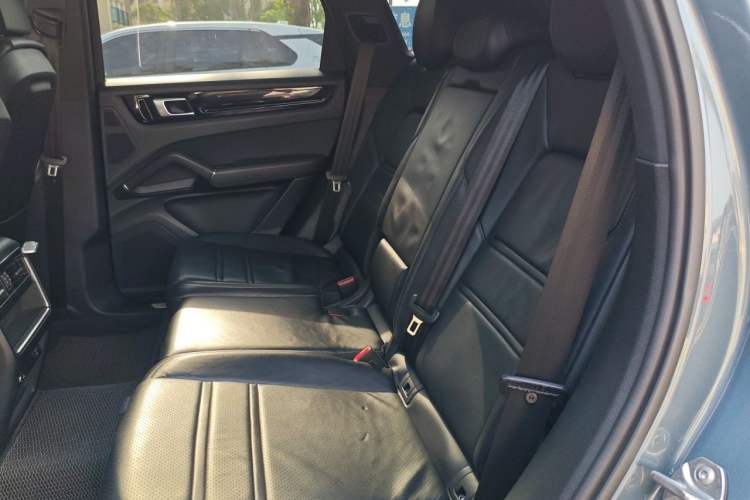 Used Porsche Cayenne 2018 Cayenne 3.0T Left Rear Seat