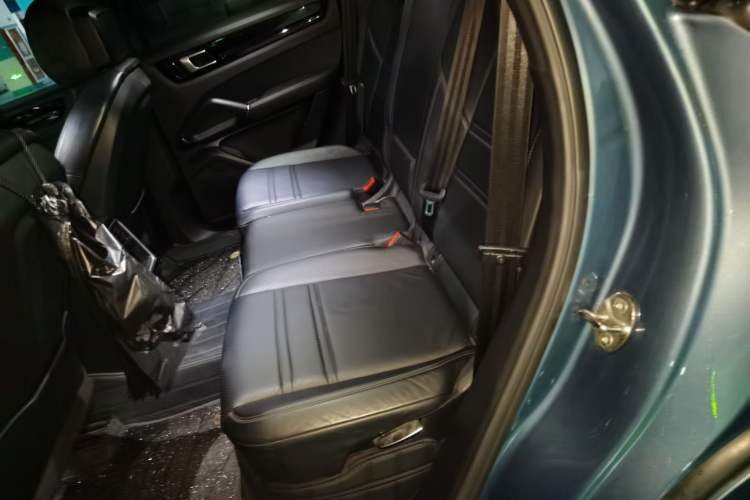 Used Porsche Cayenne 2018 Cayenne 3.0T Left Rear Seat