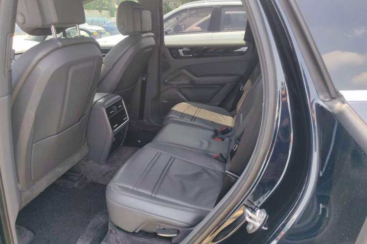 Used Porsche Cayenne 2018 Cayenne 3.0T Left Rear Seat