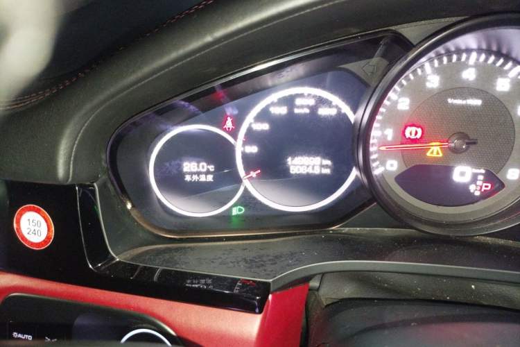 Used Porsche Cayenne 2018 Cayenne 3.0T Odometer Close Up
