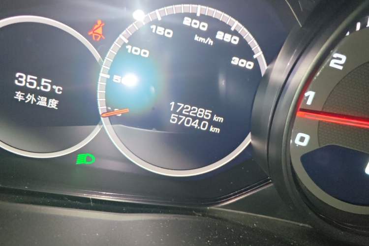 Used Porsche Cayenne 2018 Cayenne S 2.9T Odometer Close Up