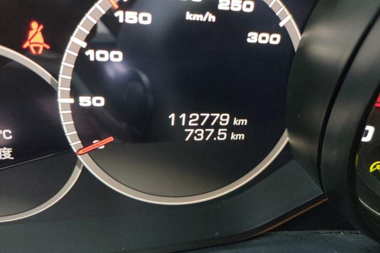Used Porsche Cayenne 2018 Cayenne S 2.9T Odometer Close Up