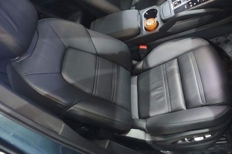 Used Porsche Cayenne 2018 Cayenne 3.0T Right Front Seat