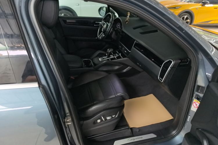 Used Porsche Cayenne 2018 Cayenne 3.0T Right Front Seat