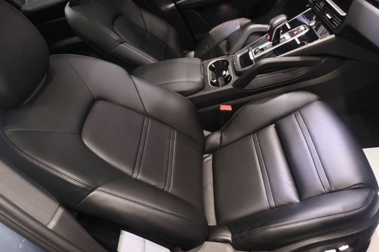 Used Porsche Cayenne 2018 Cayenne 3.0T Right Front Seat