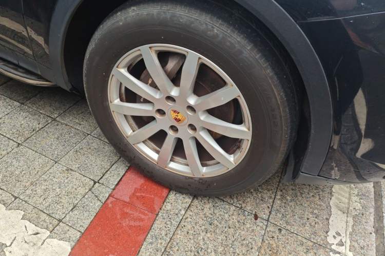 Used Porsche Cayenne 2018 Cayenne 3.0T Right Front Wheel Hub
