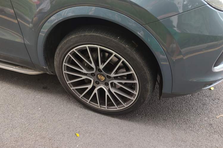 Used Porsche Cayenne 2018 Cayenne 3.0T Right Front Wheel Hub