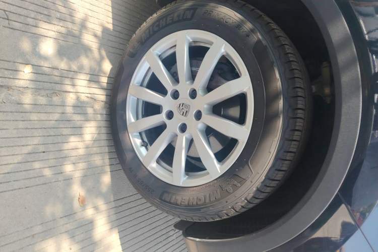 Used Porsche Cayenne 2018 Cayenne 3.0T Right Front Wheel Hub